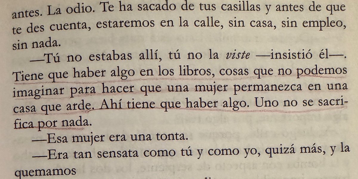 _itskareen's tweet photo. q sería de mí sin los libros? 😭 https://t.co/VX5oOS0CJQ