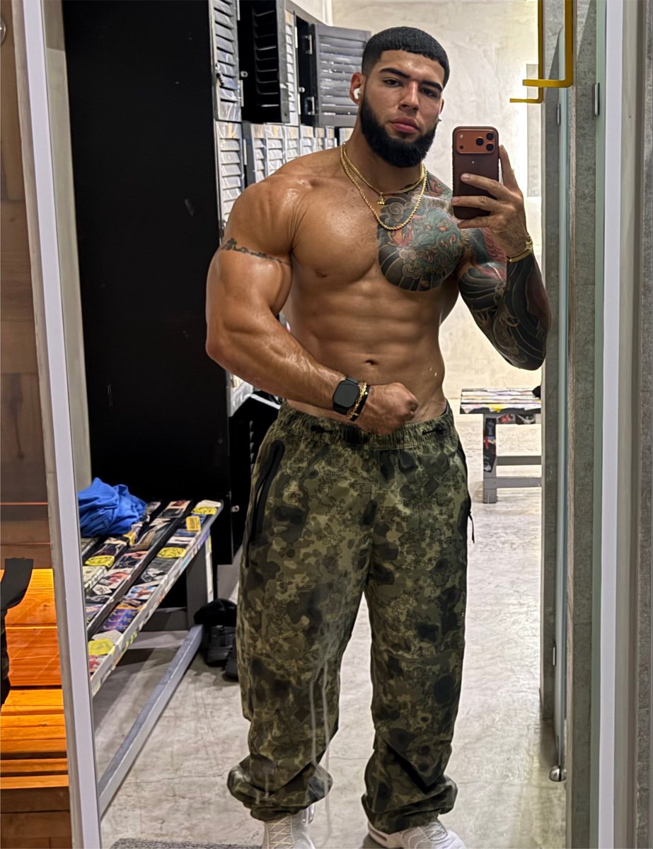 MrJavierrr's tweet photo. True apex alpha! Worship and send $$! https://t.co/lFb1zFES0G