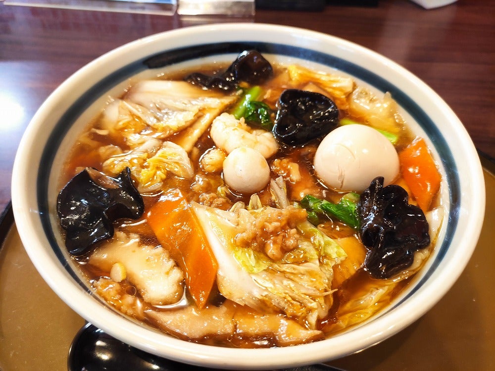 uraura01131's tweet photo. 三宝亭 　五目うま煮麺
新潟のローカルチェーン店なんですってねえ、こちら😊
いつも、知らないお店見てて「ああ、美味しそうだなあ
」ぐらいにしか思わなかったんですが、
ここの五目うま煮麺は見ただけでわかりました、絶対に美味いヤツ！
食ってみてえ・・・
新潟、行くか？ｗ https://t.co/PmT4umDIw6