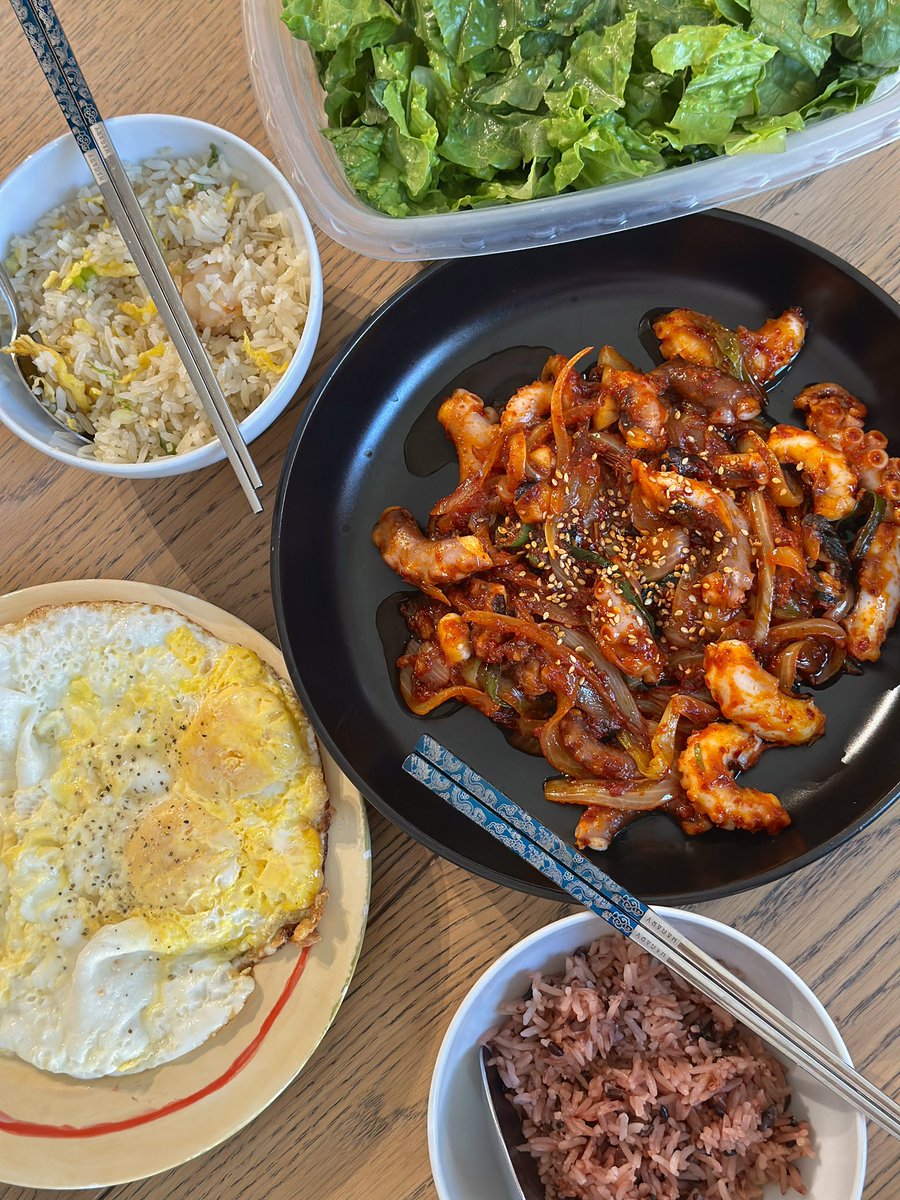 nomnom_eatwell's tweet photo. 낙지볶음 무겄어요 https://t.co/CVlbJYrPMf