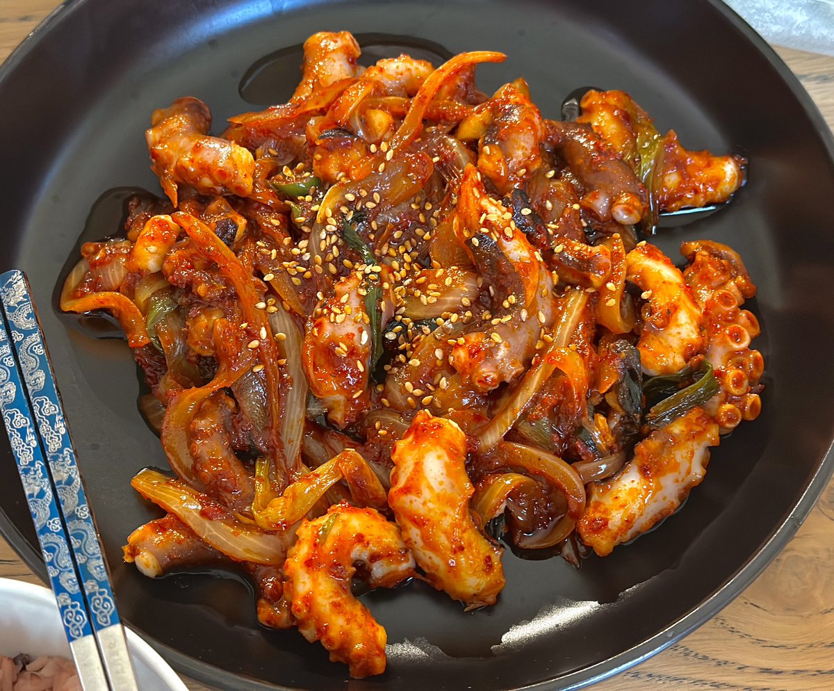 nomnom_eatwell's tweet photo. 낙지볶음 무겄어요 https://t.co/CVlbJYrPMf
