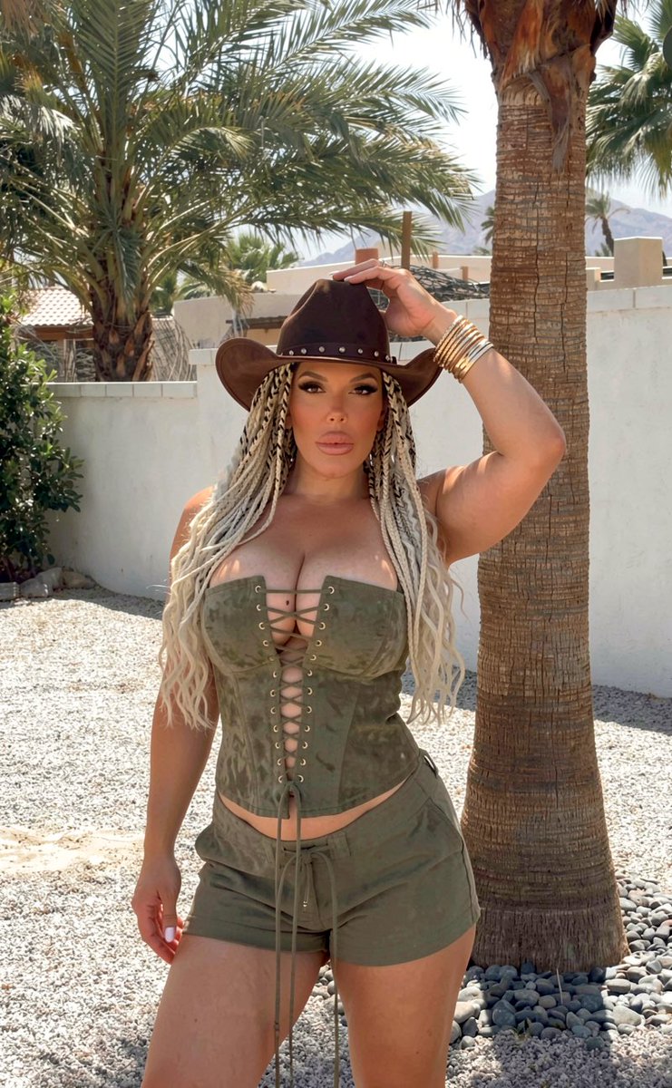 Goatggga's tweet photo. I wish i have a sugar daddy https://t.co/vcZyVPg5yk