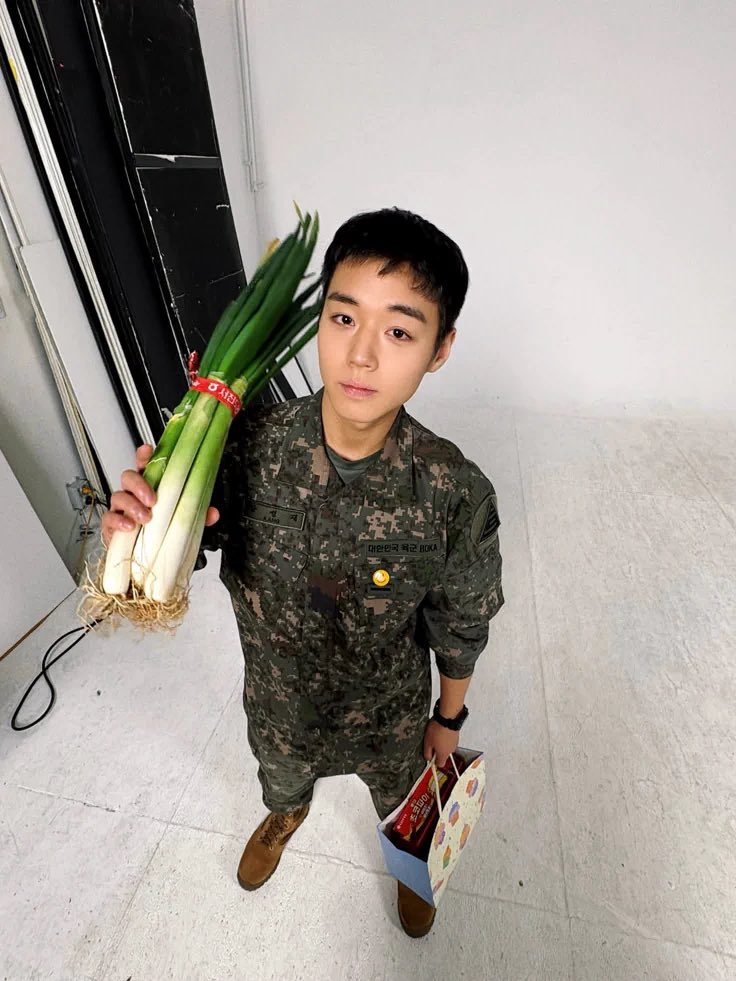 jihoonseen's tweet photo. suami idaman banget kan? https://t.co/dgM7d4AVRk