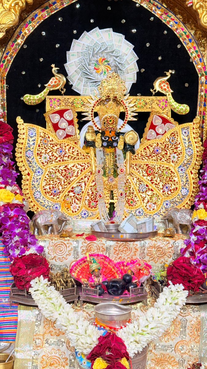 KapilShrimali's tweet photo. श्री सांवलिया सेठ की जय (आज के दर्शन) 29 जुलाई https://t.co/csmJyDt3j8