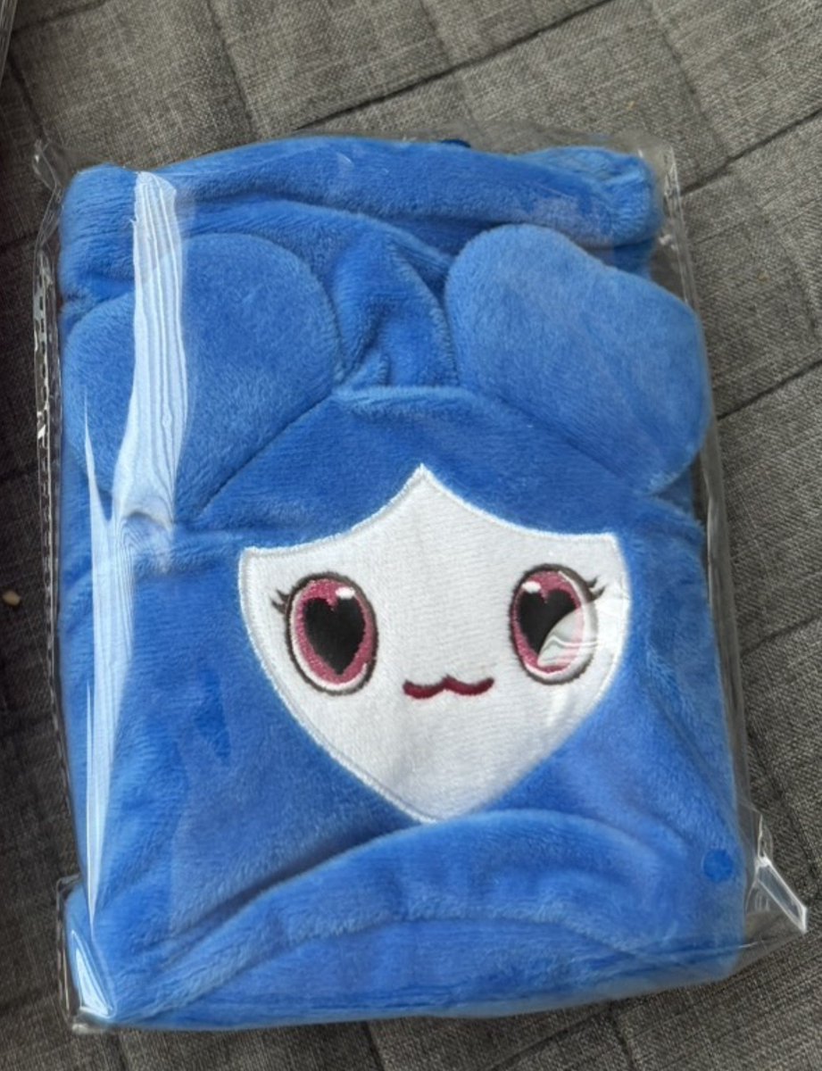 g0_te's tweet photo. TWICE しまむら コラボ 巾着 交換してください🙌

譲:ツウィ

求:モモ、サナ

郵送か岐阜県内でのお手渡しでの希望です！ https://t.co/wlupejbj84