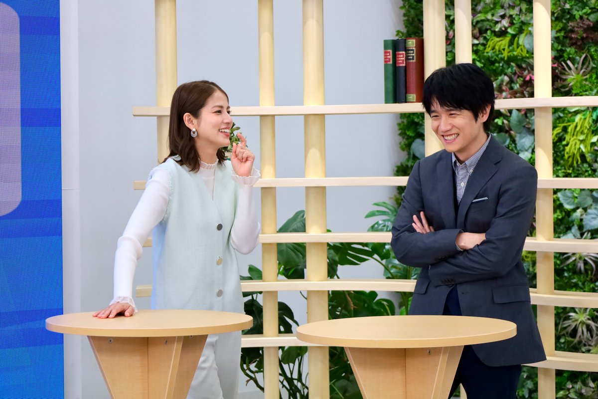 traintv_pr's tweet photo. ／
『GOODMOVE!』オフショット！
＼

セットチェンジやチェック中も
話が盛り上がっていることが多いおふたり
笑顔の多い現場です

@shunsukekzm
#TRAINTV #GOODMOVE https://t.co/TCHN7Gj3fn