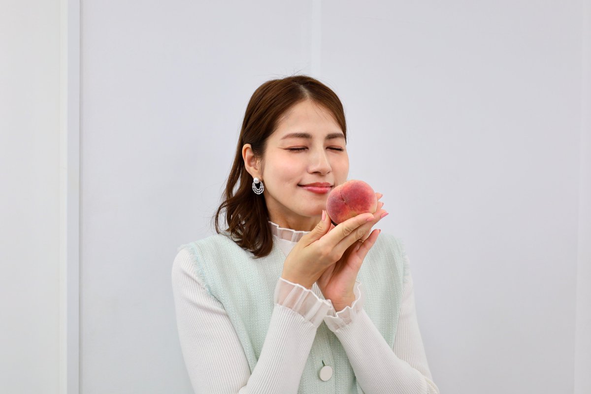 traintv_pr's tweet photo. ／
『GOODMOVE!』オフショット！
＼

セットチェンジやチェック中も
話が盛り上がっていることが多いおふたり
笑顔の多い現場です

@shunsukekzm
#TRAINTV #GOODMOVE https://t.co/TCHN7Gj3fn