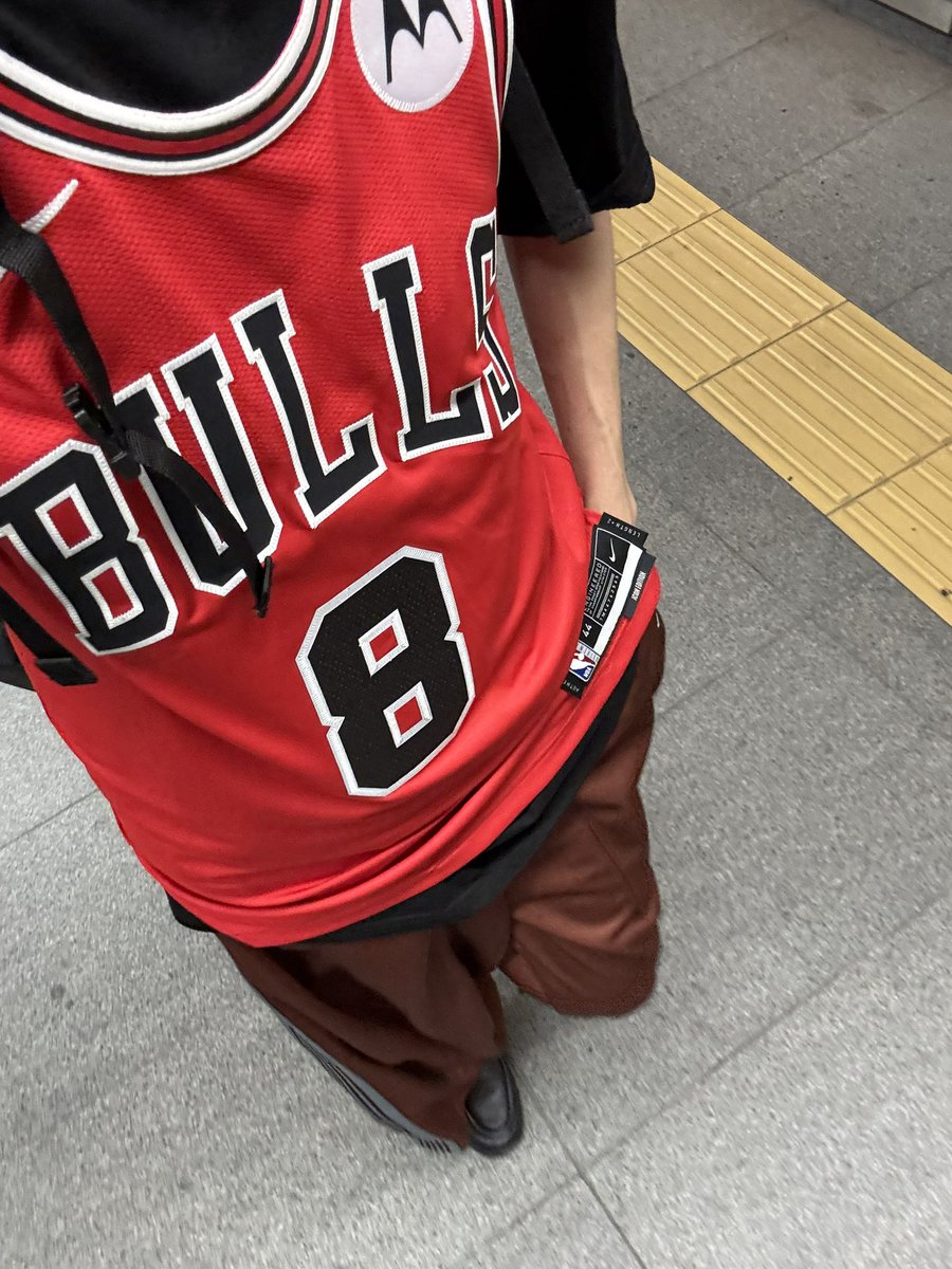 EvenStevenNBA's tweet photo. Meet Yuki イベント楽しかった〜🙌
副島さんの笑いを誘う安定のMCと、
河村くんの子供達の目を見て優しく話しかける姿が印象的でした☺️
終わった後はフォロワーさんたちとお茶ご一緒させてもらい、いつもXで話してるような会話がリアルでできて楽しかった🙌
皆様ありがとうございました〜〜😸 https://t.co/A0UwCEz88M