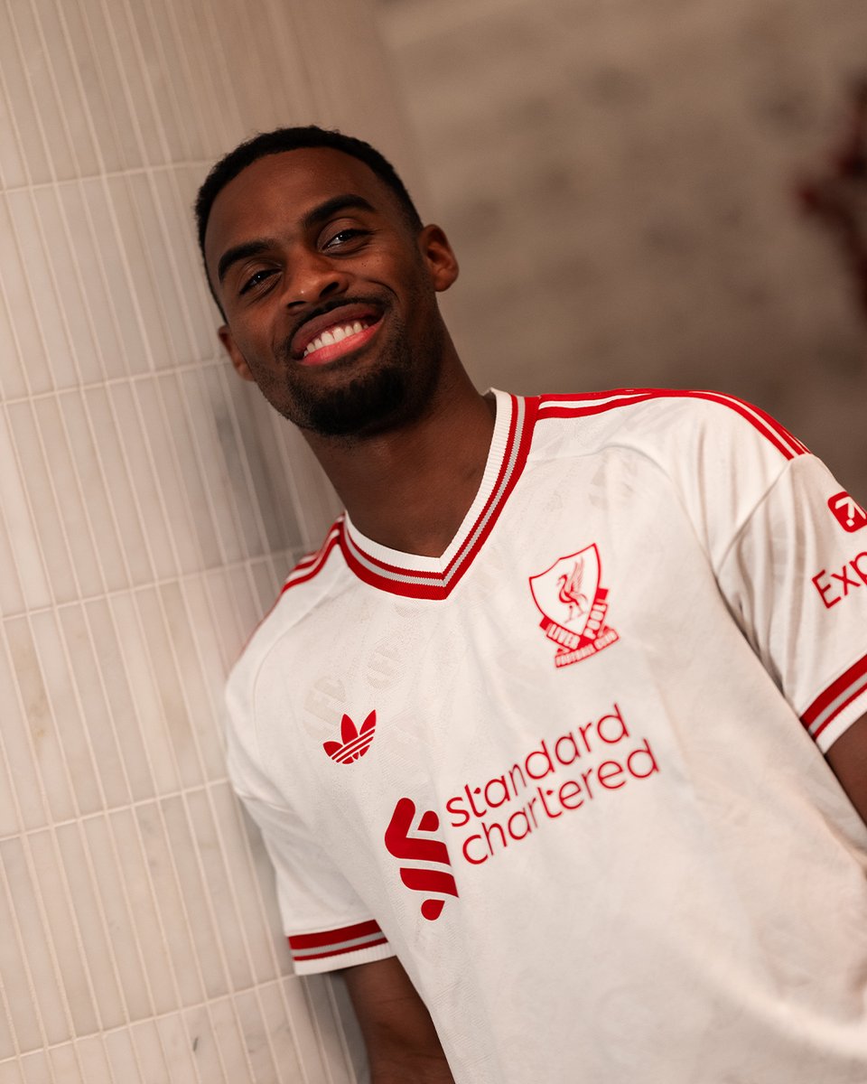 LFC's tweet photo. The Reds in our away threads 😮‍💨 https://t.co/zHBgaLMSVO