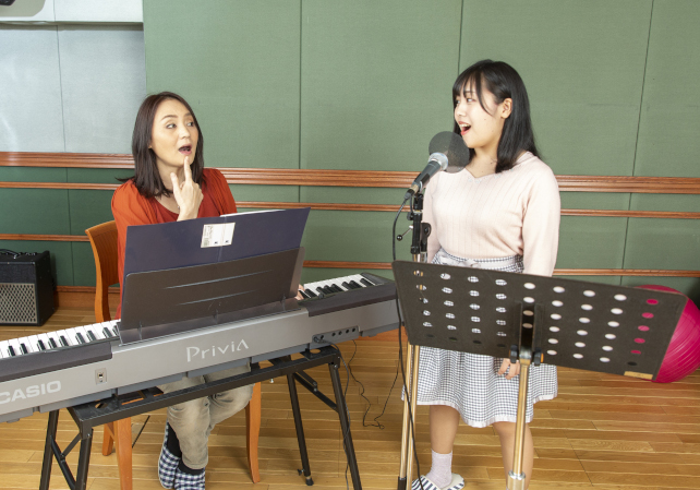 muv_vocal's tweet photo. 本日は麻倉先生のレッスンが行われます😊 
#ボイトレ #歌 #ギター #目黒 #レッスン #習い事 #個人レッスン #グループ #滑舌が悪い #オンチ #ボーカルトレーニング #弾き語り #ボーカルスクール #発表会 https://t.co/rogayC669A