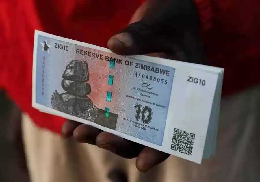 zimbabwewriter's tweet photo. Zimbabwe’s economy is projected to grow by 5% in 2026, driven by agriculture recovery, mining exports and low inflation. AEDS warns that sustaining the gains will depend on fiscal discipline and ZiG stability.
Read more: https://t.co/SkLTx8xeau
#ZimbabweEconomy #ZiG #ZimNow https://t.co/CPZLY4vxmq