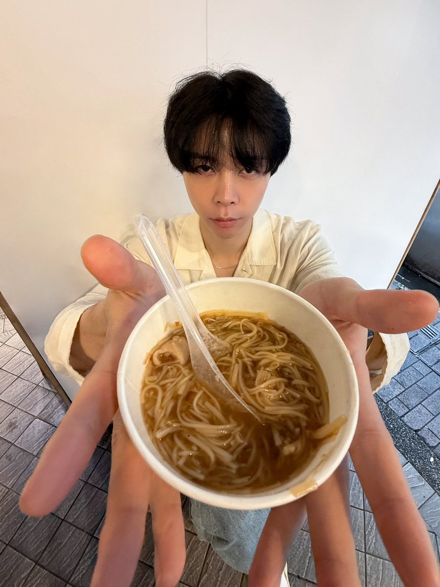 Yfungho's tweet photo. My only proposal today: let’s eat. Everything else can wait. https://t.co/KfTFwgyO1l