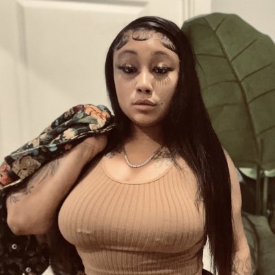 Isa_bell29qs's tweet photo. #NewProfilePic https://t.co/QKy17xnG09