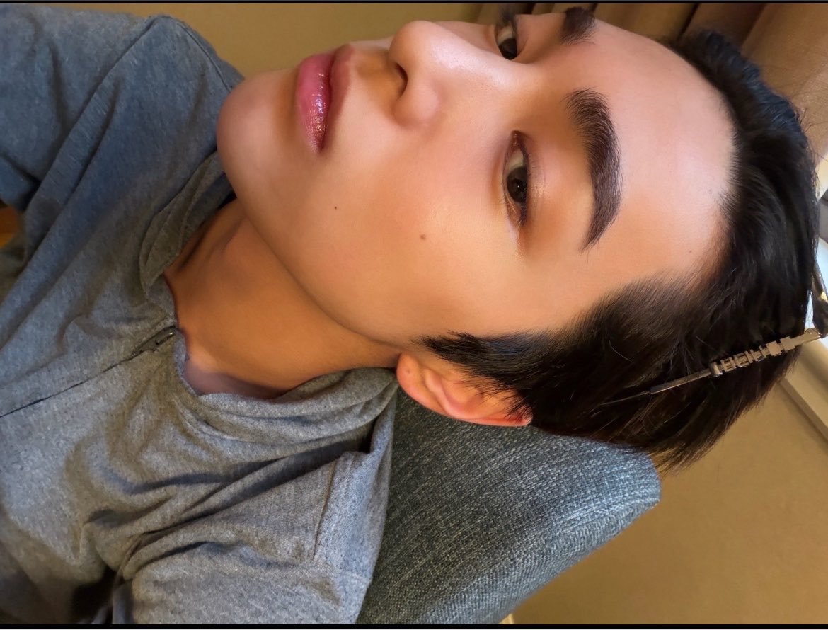 swagkeonh's tweet photo. Te amo a ti y a tus cejas 😽 https://t.co/rMcz8PdYWh