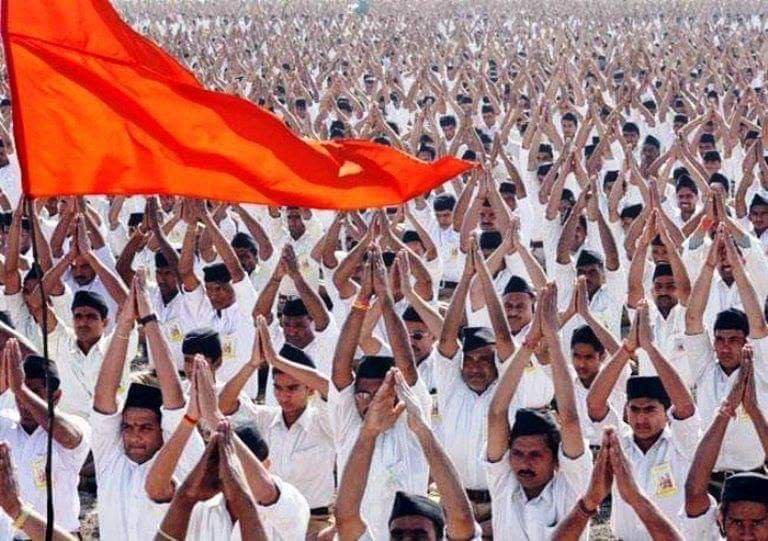 204aarya's tweet photo. सनातन में गुरु व्यक्ति नही अपितु भवतारक अनुग्रहशील तत्त्व व मोक्षदायक दिव्य परम्परा है.
#गुरु_पूर्णिमा के पावन पर्व पर  दुर्बोध को सुबोध,अलभ्य को सुलभ व असम्भव को सम्भव बनाने की योग युक्ति प्रदाता करुणामूर्ति #गुरुसत्ता को कोटिशः नमन 🙏
 #गुरु_पूर्णिमा https://t.co/GysnQNG4uz