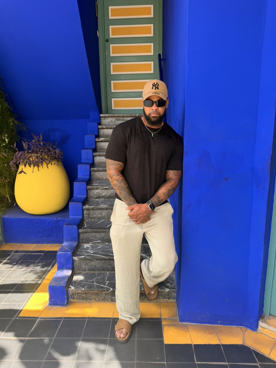 BigSeptemberp's tweet photo. Sandals in Morocco https://t.co/t4VTglKAUR