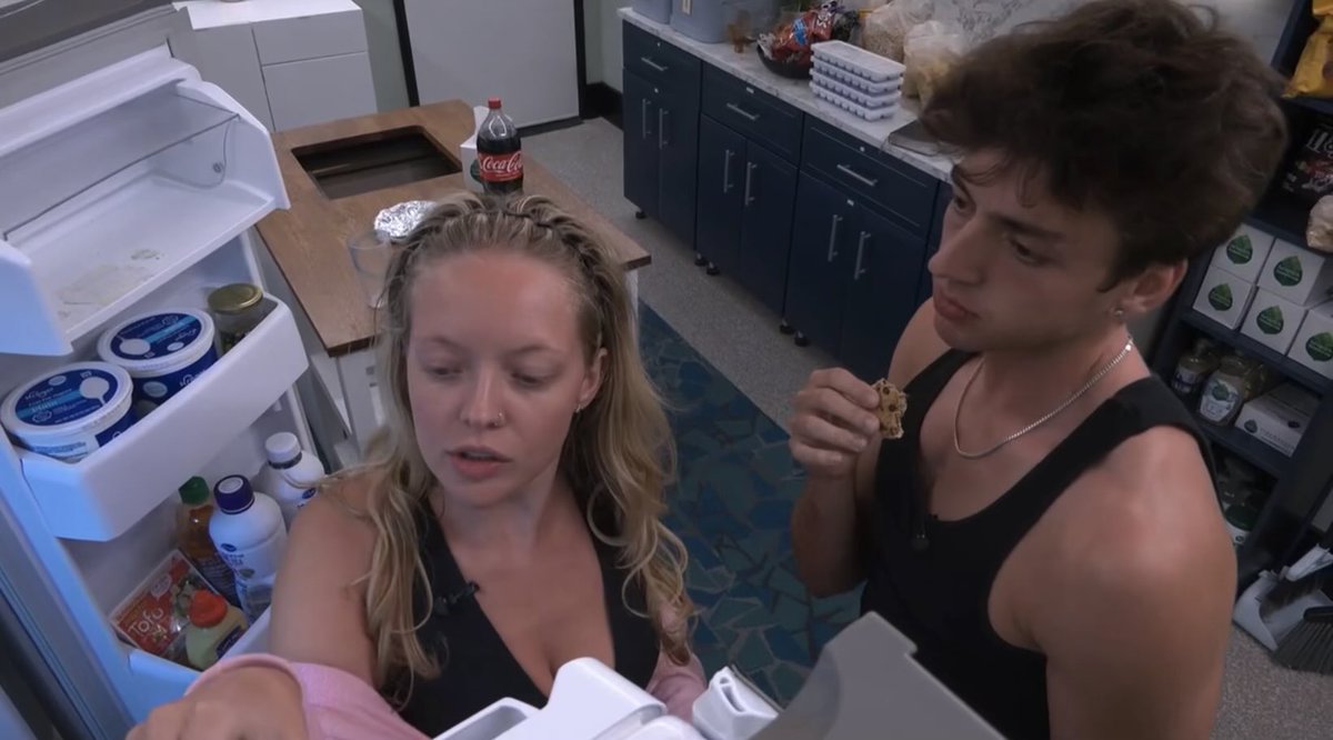 BBlemondrop's tweet photo. sounded like they were planning a taco night before getting interrupted by Kamu and Mallory #bb28 https://t.co/zUxfPT5YNJ