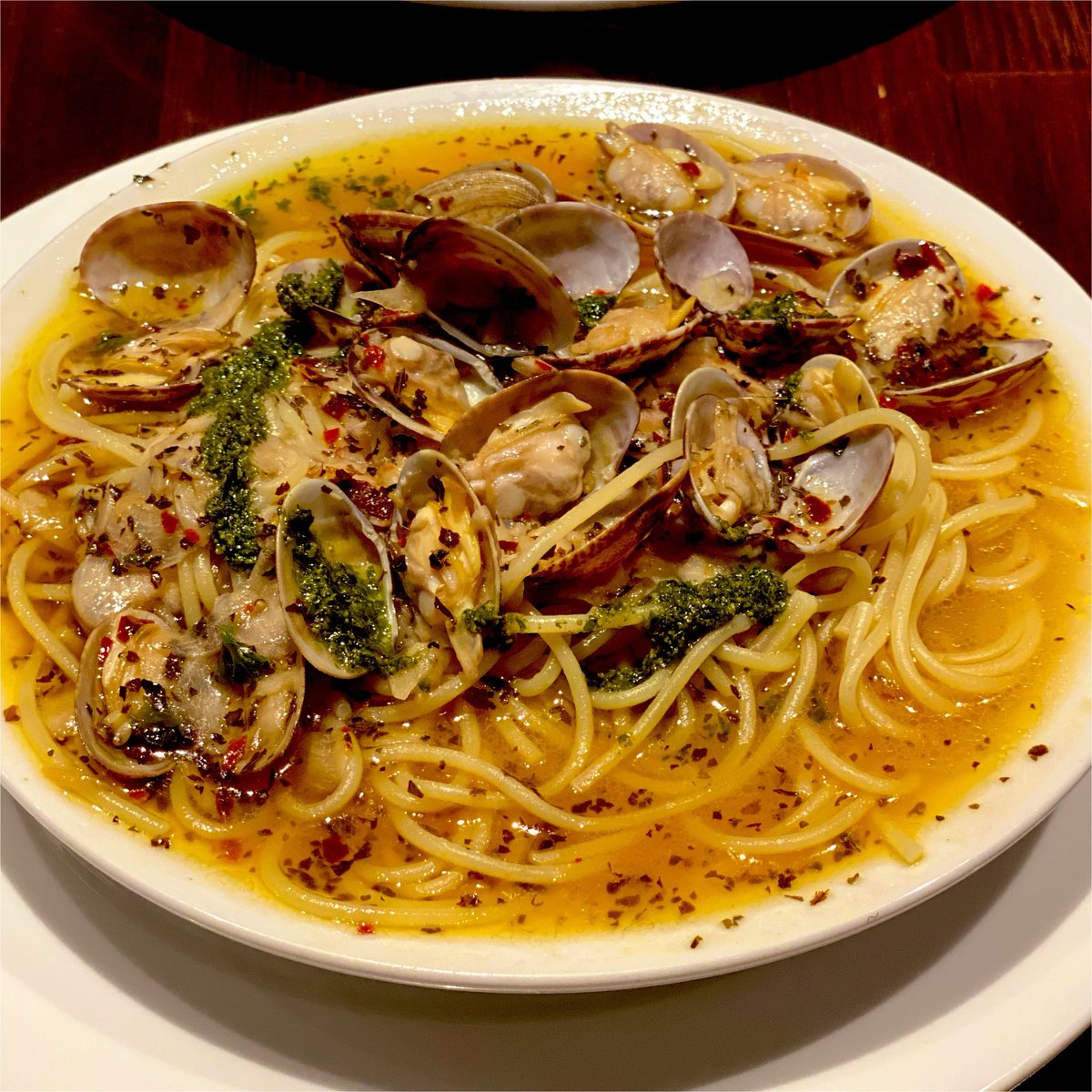 hitoshi2009's tweet photo. IVO ホームズパスタ新宿
アサリの塩味スパゲティ、絶望スパゲティ

アサリはボンゴレ風を想像してたけどニンニクもりもりで、全然イメージ違った https://t.co/nhzIgAhJS5