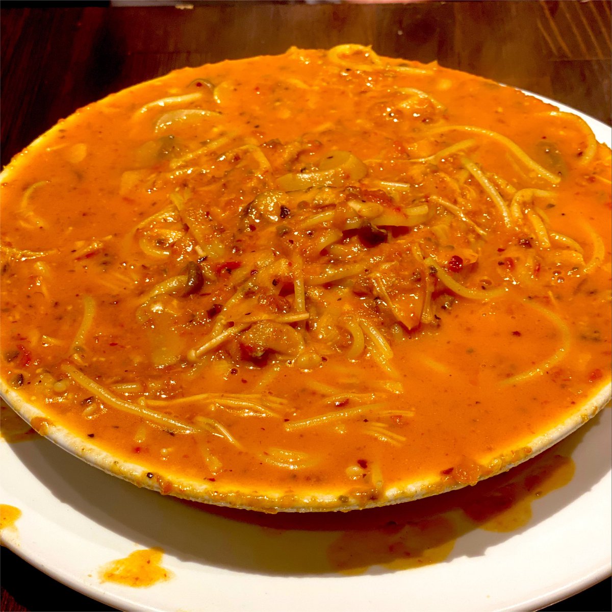 hitoshi2009's tweet photo. IVO ホームズパスタ新宿
アサリの塩味スパゲティ、絶望スパゲティ

アサリはボンゴレ風を想像してたけどニンニクもりもりで、全然イメージ違った https://t.co/nhzIgAhJS5