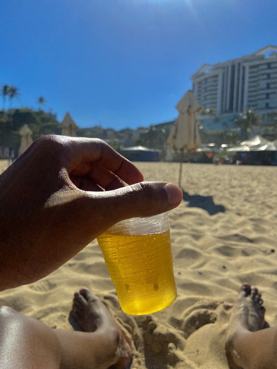 mateusmenezesof's tweet photo. inverno em salvador 👅☀️ https://t.co/xlhILLrKMj