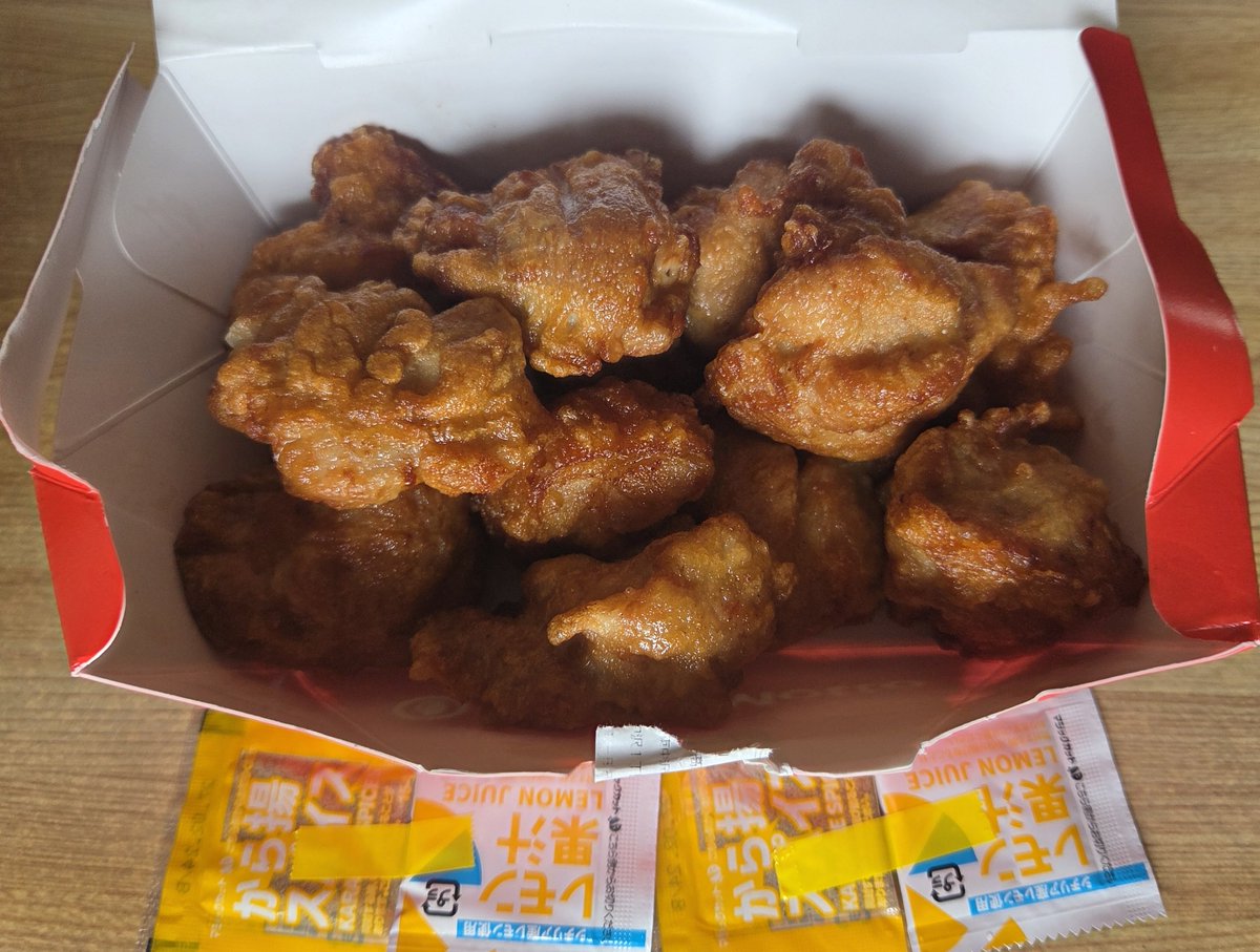 2womt's tweet photo. 【ほっともっと】
12コ入りチキンBOX
ミニトマト、レタス、きゅう
#一関市 山目字前田？ https://t.co/KPMRHWOc70