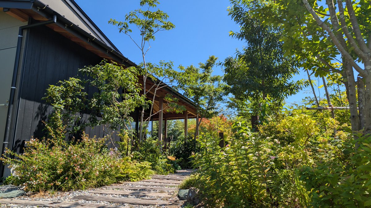 Shiba_uraniwa's tweet photo. もうすぐ8月
雲ひとつない蒼天の鴨川市
夏休み旅行の宿泊は
1日1組限定の貸別荘
鴨川プライベートヴィラうら庭を
 #千葉県  #鴨シー  #貸別荘  #ホテル https://t.co/MIUZP4Bh4H