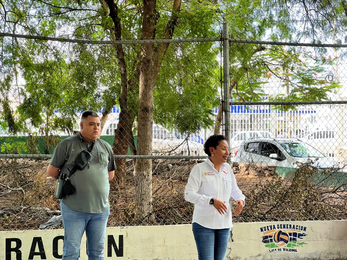 Bety_Olivares's tweet photo. Hoy nos reunimos con jóvenes que se incorporan al programa social Las y #LosJóvenesUnenAlBarrio del municipio de Culiacán, #Sinaloa; seguimos avanzando y con ello continuamos cumpliendo con el trabajo de atender las causas que nos encomendó nuestra Presidenta, Dra. @Claudiashein.

#HumanismoMexicano
#PrimeroLosPobres 🇲🇽❤️