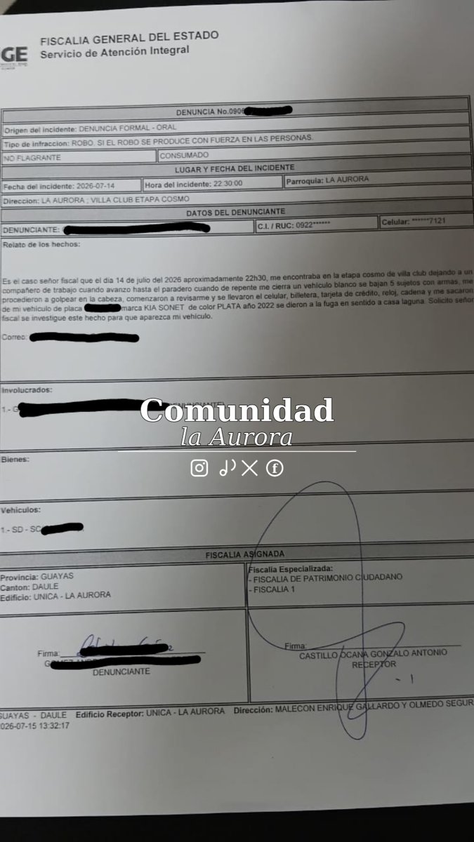 ComunidLaAurora's tweet photo. 🚨 #Atención | #DenunciaCiudadana | #Robo | #VillaClub

Un vecino de #LaAurora nos compartió esta imagen en la que se observa un vehículo negro del que descendieron varios sujetos para interceptar a un automóvil blanco. Según el reporte, obligaron a sus ocupantes a bajar y posteriormente se llevaron el vehículo.

El hecho ocurrió hoy, aproximadamente a las 21:10, a la altura de la Etapa Estelar de Villa Club. La imagen es de baja calidad debido a que fue captada de forma apresurada por una persona que presenció el asalto y actuó en medio del temor que generó la situación.

Vecinos del sector señalan que no es la primera vez que ocurre un delito con este mismo modus operandi. Indican que el 14 de julio de 2026 otro vehículo fue robado de manera similar en el paradero de la Etapa Cosmos de Villa Club, caso que incluso cuenta con una denuncia formal.

Exigimos acciones inmediatas para reforzar la seguridad en La Aurora. La ciudadanía continúa denunciando la escasa presencia policial en el sector, mientras los hechos delictivos siguen generando preocupación entre los habitantes.