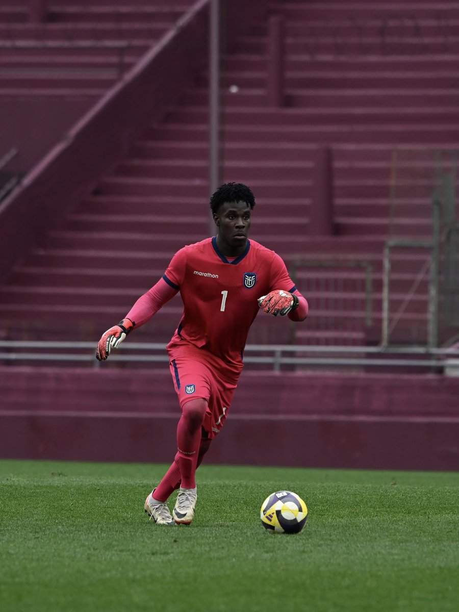 LaTri's tweet photo. Nuestra Selección Sub 17 tuvo su primer encuentro 🆚🇦🇷 en la preparación de lo que será nuestra participación en el Mundial de la categoría que se disputará en Qatar. https://t.co/VKP8SEpY0n