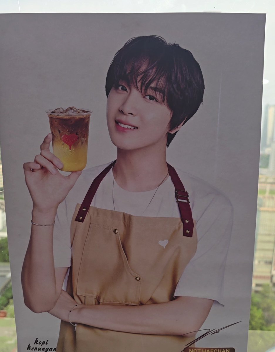 dreamiesea's tweet photo. Oh ini dia bentuk poster haechan hasil main flip card kopken itu ternyata udah ada yg sampe guys 😍 https://t.co/8j9F5t6L6M