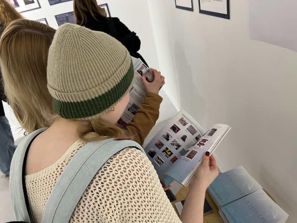 curation8's tweet photo. ポストカード展覧会 作品募集事前説明会のお知らせ
本展覧会は、国際芸術文化専攻の2年生が毎年ラフバラ大学と共同で開催してきたアートプロジェクトです。
今回12回目のテーマは『DISRUPTION』です。
 
参考情報：国際芸術文化専攻ブログ（https://t.co/gDSaAQxONz） https://t.co/NNzq42fsNL