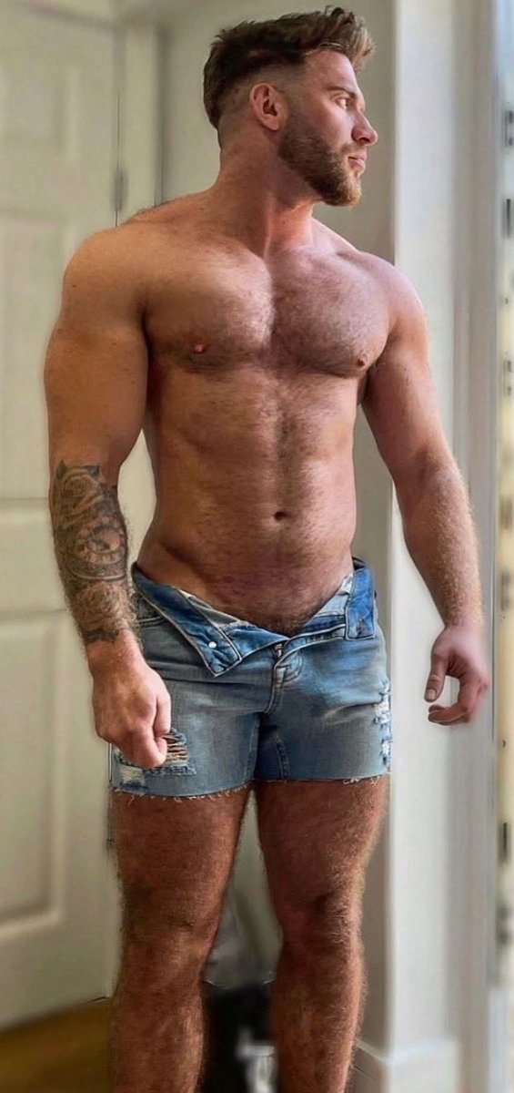 Tacomasam's tweet photo. What a bod. Now focus on the spiral. https://t.co/X6R7xYqpxE