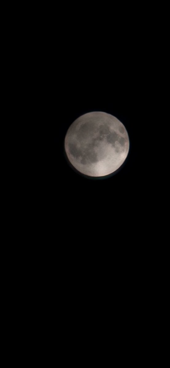 Jithyadanesh's tweet photo. @nkh12349 You never get tired of looking at moon... and clicking that majestic shining ball #moonling https://t.co/f8rBtJSdb3