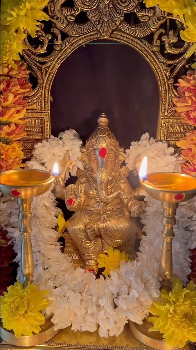 iRichaAwasthi's tweet photo. Ganesha is present in all directions, in every possible form...

Jai Ganesh 🌺 https://t.co/whL3C2jWLe