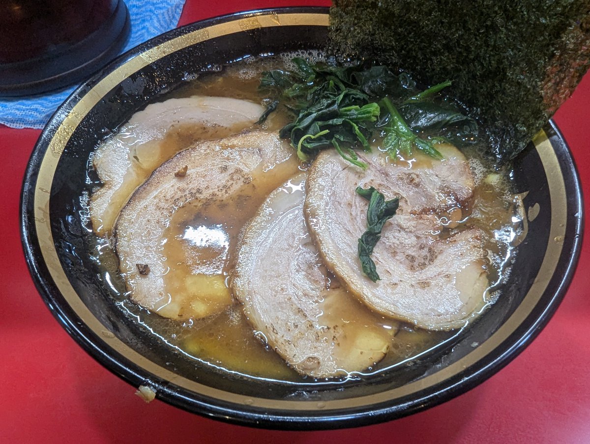 71mune's tweet photo. ラーメンシナリオのチャンミなのでラーメン屋で見れば勝つのは必然 https://t.co/VmwFTDWsDF