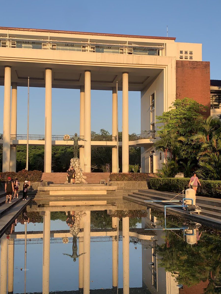 serenewrites_'s tweet photo. A one-shot AU where Qin only planned to take the UPCAT, but met someone while waiting.
 
With the UPCAT coming up soon, I got inspired to write this AU — especially since me, myself, and I will be taking the exam too 😭

#teeteeporau #teeteeporfiloau #au #filoau https://t.co/qyzgzvQgt9