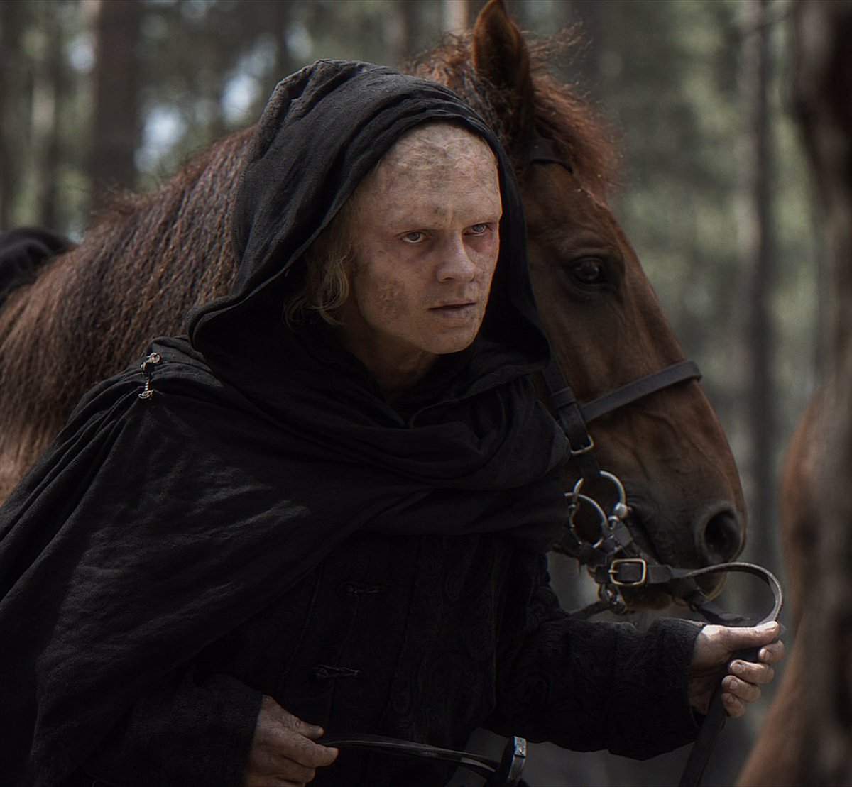 Uc_heyy02's tweet photo. They really about to give this guy a Jaime Lannister-style redemption arc.

The way the show keeps putting Aegon in this reflective and sympathetic mode makes me think they’re trying to reframe him as a good guy before the end which goes to say he may not end up being the one who kills Rhaenyra