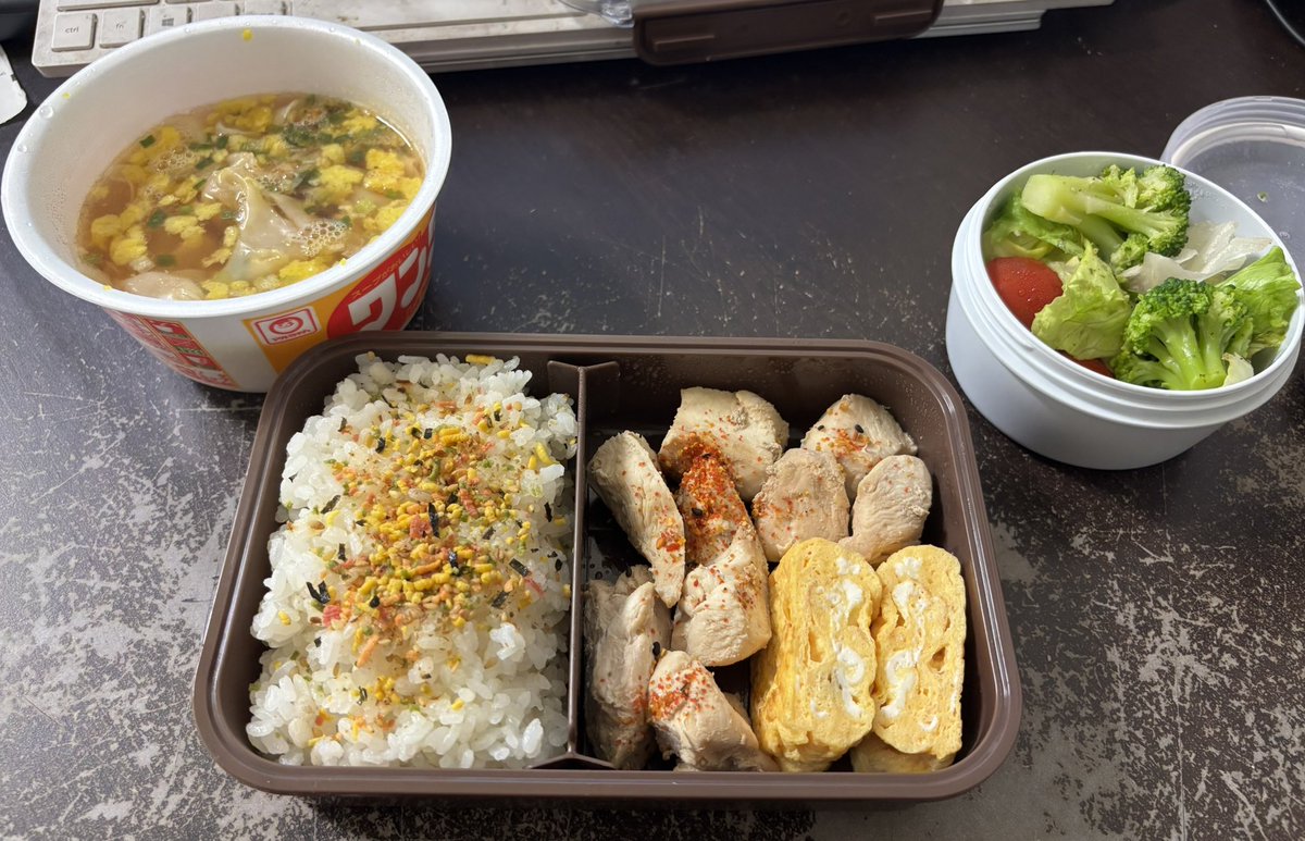 グレネードらんちき tweet media
