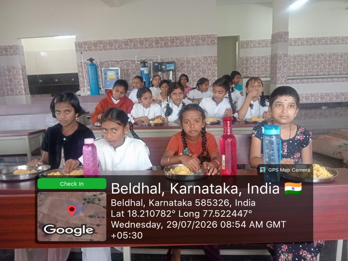 Dbrars_St_822's tweet photo. MORNING BREAKFAST AT DBRARS SCHOOL ST-822 CHINTAKI TQ AURAD DIST BIDAR https://t.co/e1G41Xbacm
