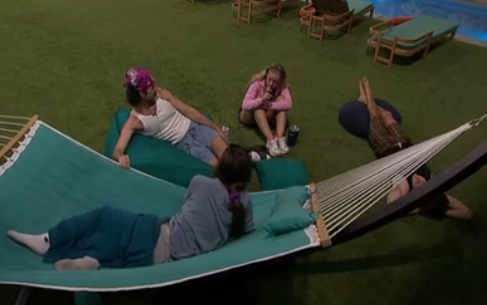 BBFeedsFairy's tweet photo. Melody/Mal/Drew/Bar talking about Yash being with them now and if they should tell Taylor they probably aren't keeping Jason, they're worried she'd tell Jason they were planning on voting him out if he wins BB #bb28 https://t.co/WeuIyJOR2v