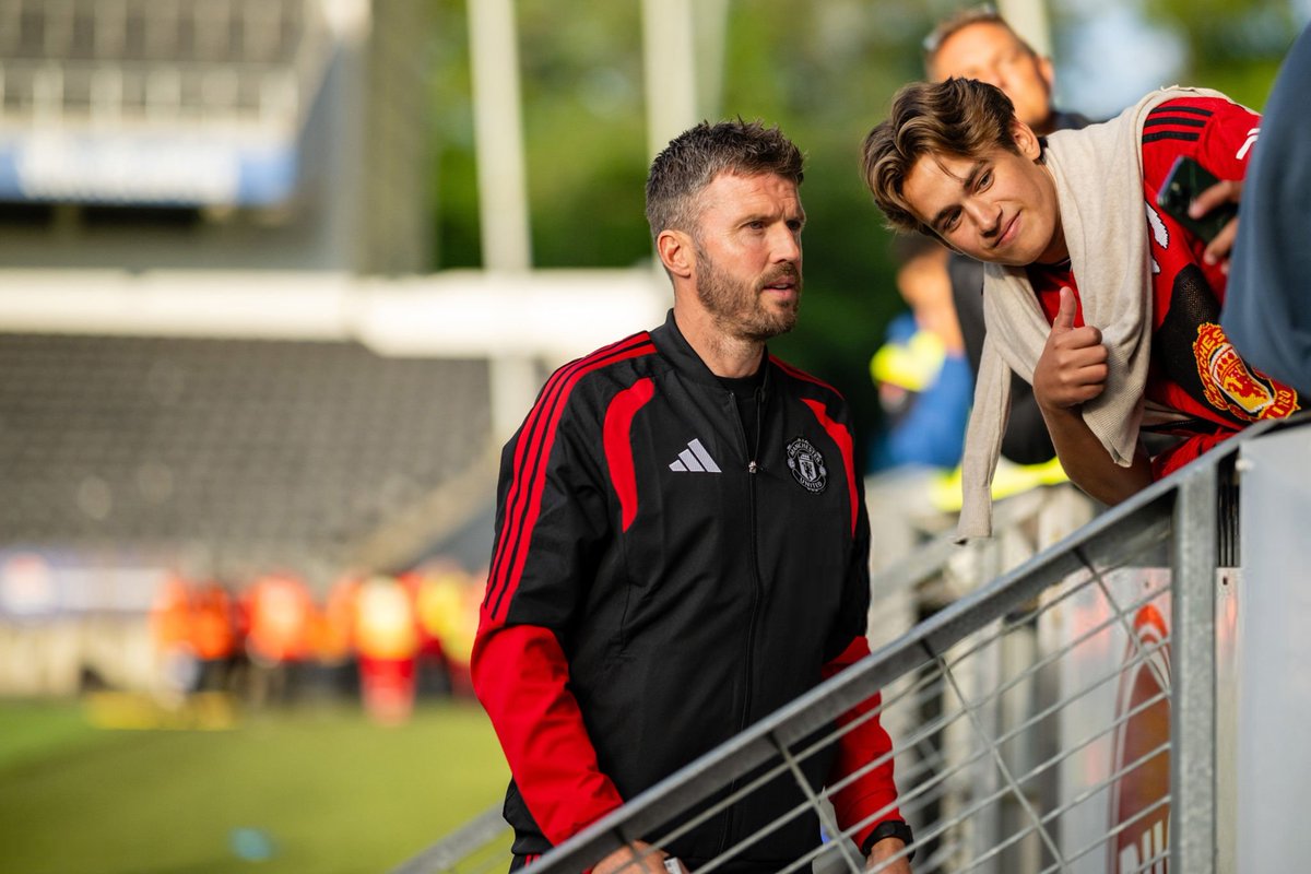 TouchlineX's tweet photo. 🚨 𝗡𝗘𝗪: Michael Carrick has identified the key changes Manchester United need to challenge for major trophies again.

· Carrick believes United's biggest solutions lie within the squad rather than through a complete rebuild. He wants to maximize the current players by creating a clearer tactical identity and improving consistency.

· He is focused on strengthening midfield, developing younger players, and ensuring the team is better equipped to control matches. He sees smarter recruitment and player development as essential to closing the gap on the Premier League's top clubs.