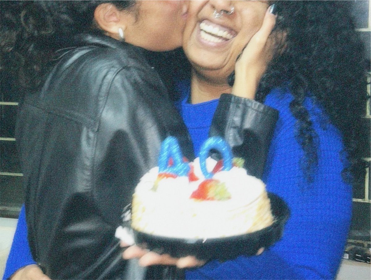 idateleon's tweet photo. my mom just turned 40 leave your happy bday!❤️ https://t.co/c7nUadtSUh