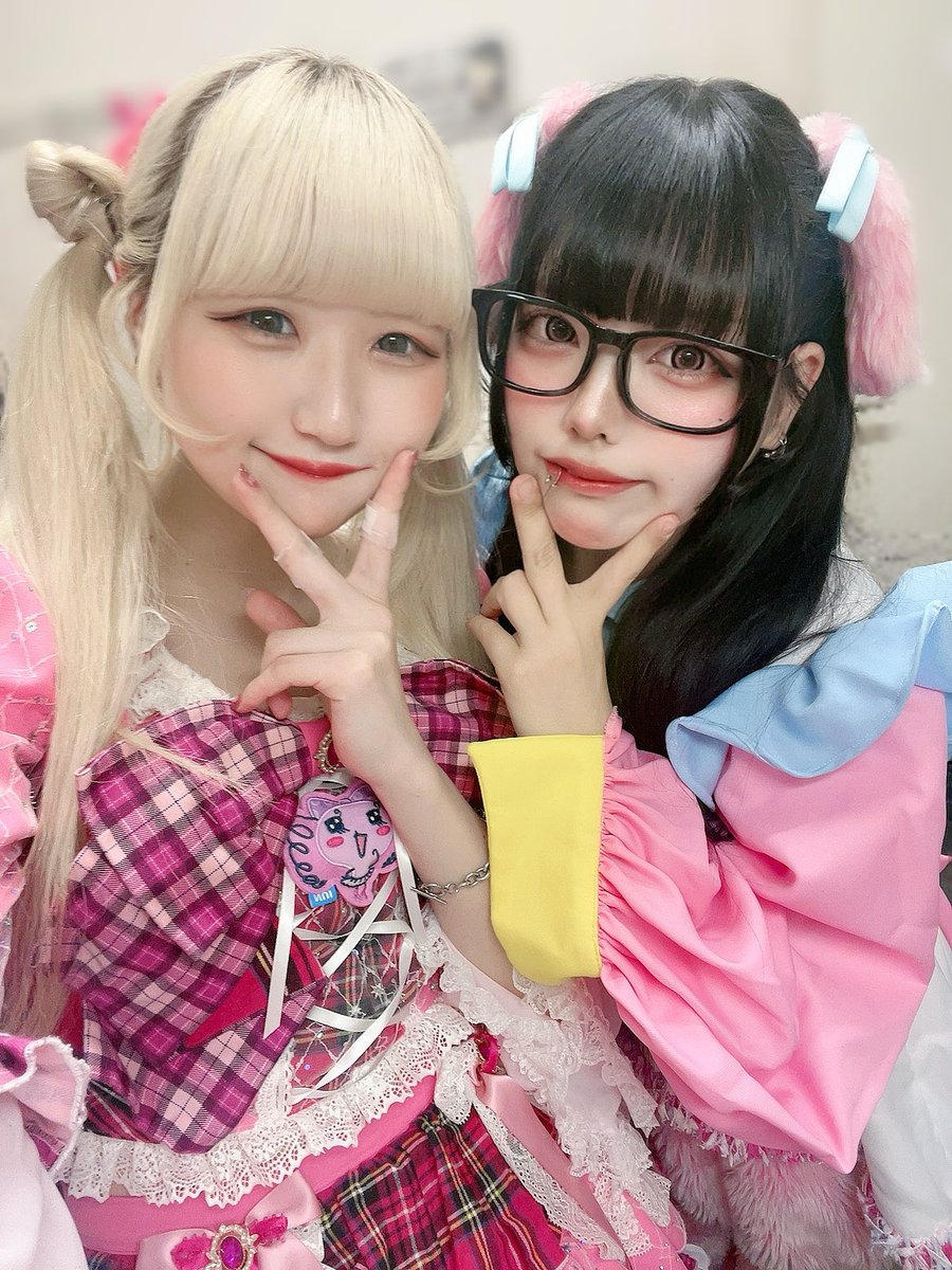 sayuri_ppppphm's tweet photo. もぐちゃん〜衣装貸してくれてありがとう🫶

いつも頑張ってるのがよ〜〜〜く分かるライブしてて応援したくなるよ(⸝⸝⸝◜𖥦◝⸝⸝⸝)ෆ
一生懸命なもぐちゃんとってもかわいいんだ❣️ https://t.co/HoKLnOWJ46