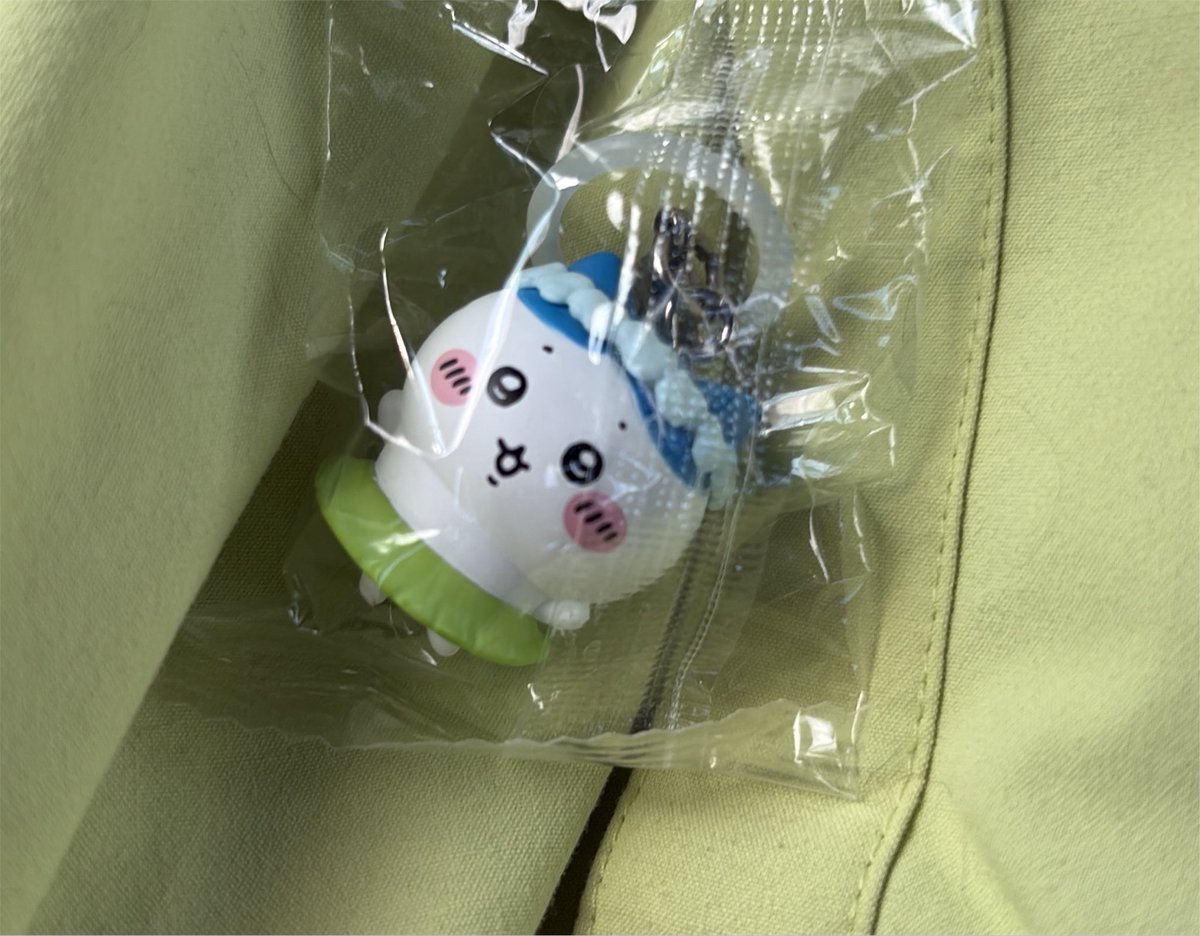 mitos_14's tweet photo. 昨日ちいかわの映画みてきました！
セイレーンが可愛くてよかったです。
娘ちゃんもセイレーンの歌につられてコーラスしそうになってた🤭（映画館なので止めた）
特典はハチワレちゃんでした😊 https://t.co/zTNS29uWce