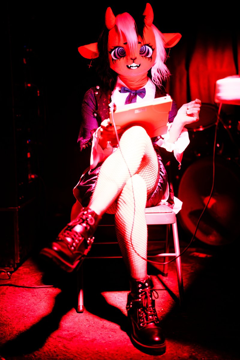 Baphriel's tweet photo. Extratone set
Live @ Kremwerk Oct 25, 2025

It's really pretty >v< https://t.co/nZyoov5XaK