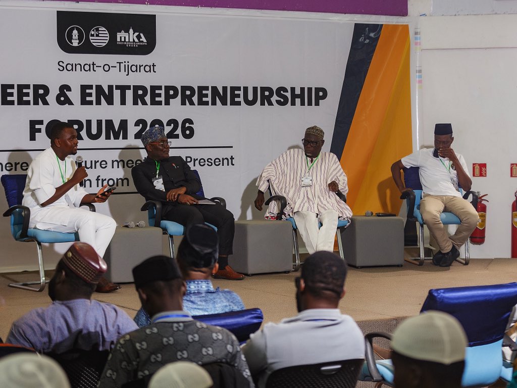 mkaghana's tweet photo. After the second session at the MKA Career and Entrepreneurship Forum 2026, Panel Discussion III on “Work-Life Balance: Pursuing a Career Path and the Responsibilities of a Muslim Husband” featured key personnel 

#mkaghana
#khuddamulAhmadiyya
#BusinessForum
#IslamAhmadiyyat https://t.co/SuiiiA41S8