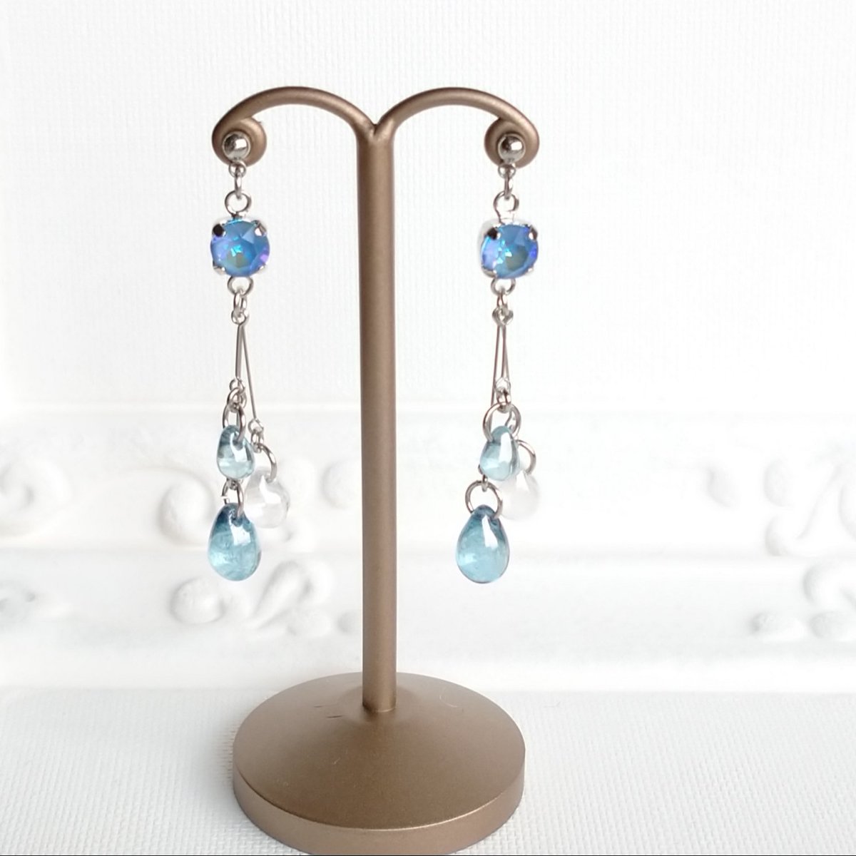 natural_drop's tweet photo. minneにてお迎えして頂きました💙
チェコビーズの雫と
クリスタルガラスが揺れる
イヤーアクセサリーです(⁠.⁠ ⁠❛⁠ ⁠ᴗ⁠ ⁠❛⁠.⁠) https://t.co/UnR48sQdWo