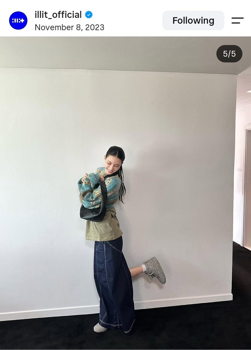 yukaz04's tweet photo. This outfit from 2023 is super cute actually let's look at it a little longer https://t.co/xYkzZuHUmI