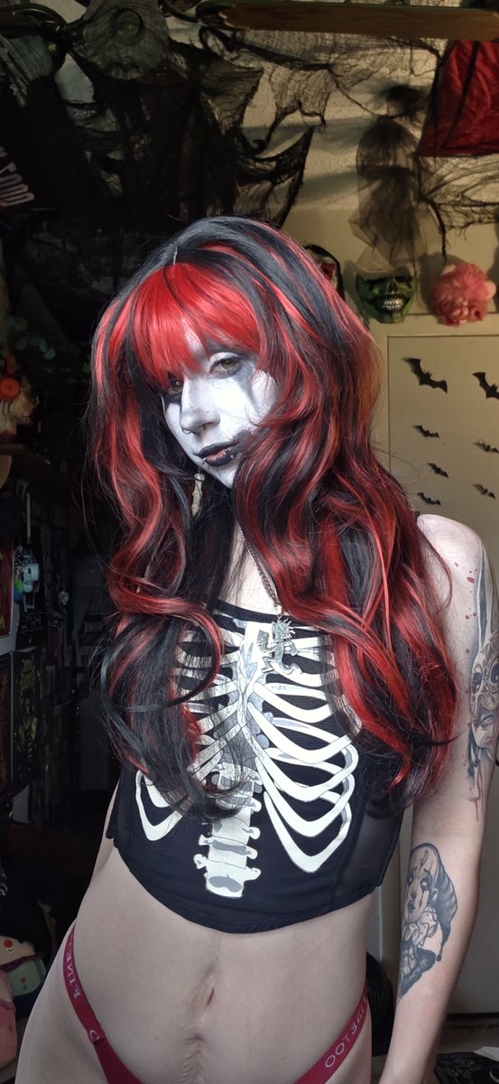 Thegothclown13's tweet photo. ❤️🖤 https://t.co/NQ1eHsgm1O