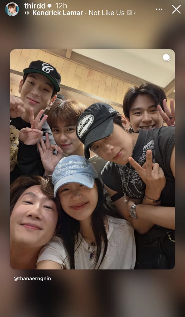 Rainy_Pinky's tweet photo. คิดถึง ทนต คิดถึง นบน 
แล้วดูพี่เช่ใส่หมวก 🧢 #hysform ของ บาลิ 🥹 แง คิดถึง #BALLINITY 
พี่เช่ เพิ่งพูดว่า อยากโชว์ Drop Dead ด้วยกันอีกครับ 😭
#SVRN #JACKIEJACKRIN #THIRDLAPAT 
#BALLISTIKBOYZ https://t.co/layZ1zQRxC